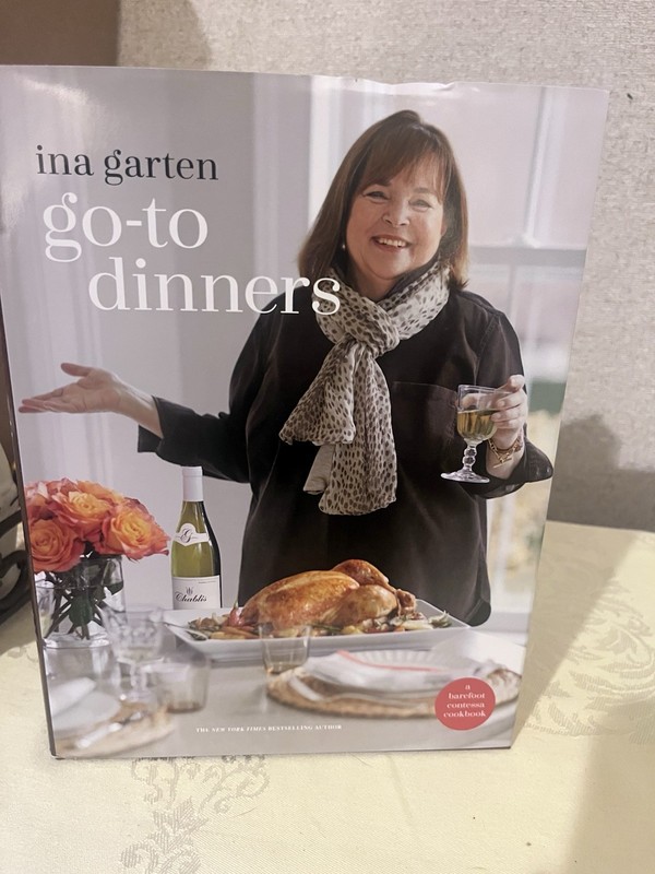 Ina Garten Go-To Dinners Barefoot Contessa Cookbook 2022 Hardcover Illustrated