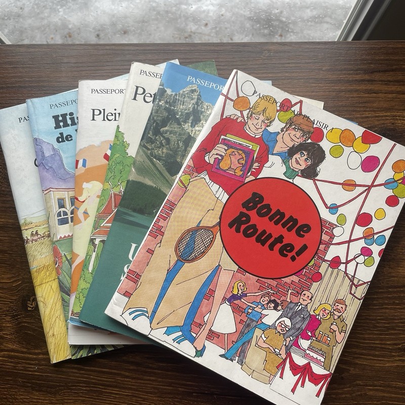 Passeporte Au Plaisir Book Lot of 6 French Childrens Teaching Various Topics PB