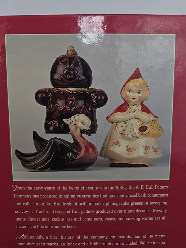 Hull Pottery Decades of Design 1st Edition 1st Printing by Jeffrey B. Snyder gallery