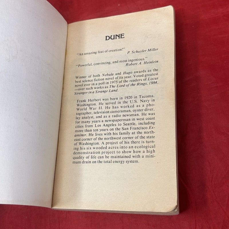 DUNE - Frank Herbert - Vintage 1983 Paperback Book Sci-FI Classic GOOD gallery