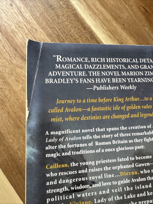 Lady of Avalon by Marion Zimmer Bradley (1998, Trade Paperback) gallery