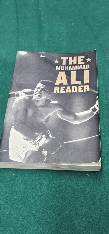 Muhammad Ali & Sports Memorabilia Book & Magazine Collection Lot - 5 Items gallery