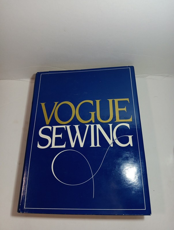 1982 Vogue Sewing Good Condition Must Have for Seamstresses – 511 pages