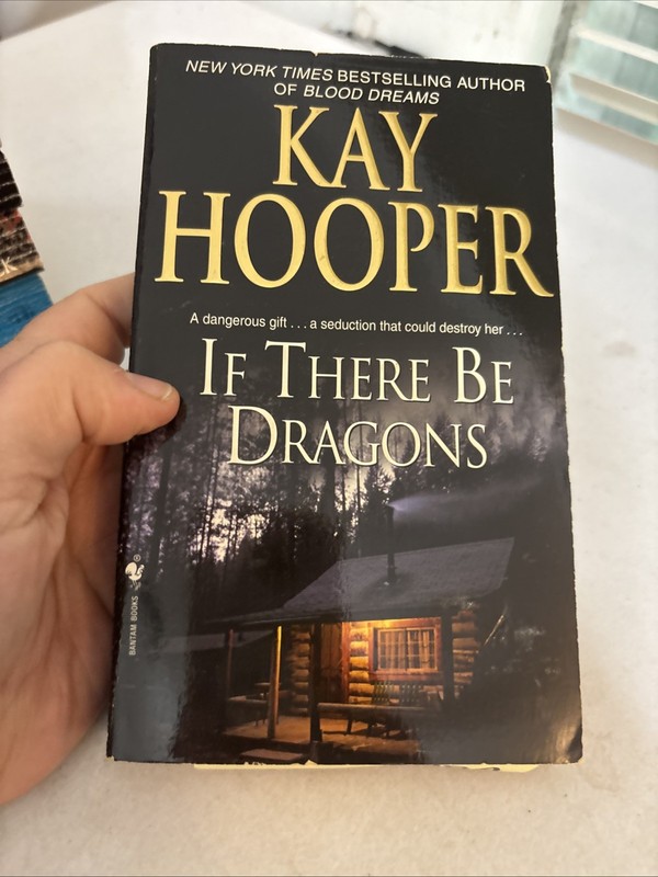 Lot of 10 - Kay Hooper - Mass paperback books - Free Shipping gallery