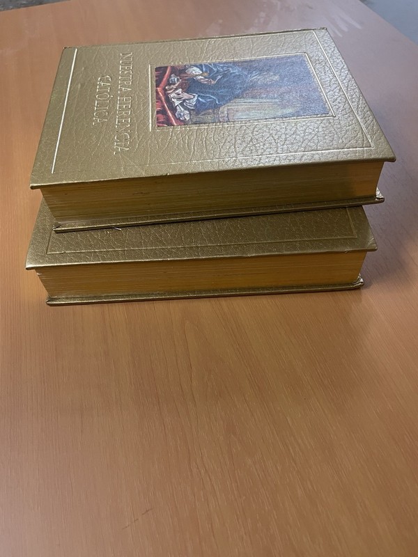 Nuestra Herencia Católica, Edición Del Hogar Católica, Volumes II, III 1973 gallery