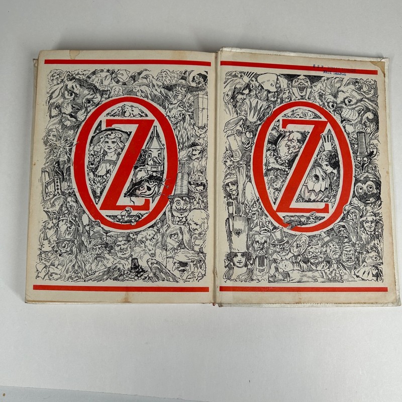 The Scarecrow of Oz by L. Frank Baum 1915 White Spine Hardcover Edition READ gallery