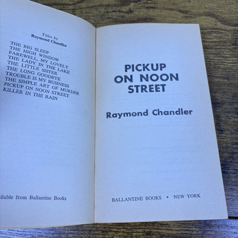 Pickup On Noon Steet Raymond Chandler 1971 Paperback Tom Adams 1st Ballantine gallery
