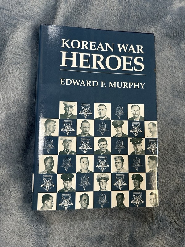 Korean War Heroes by Edward F. Murphy HC Hardcover w/ jacket 1992 VG