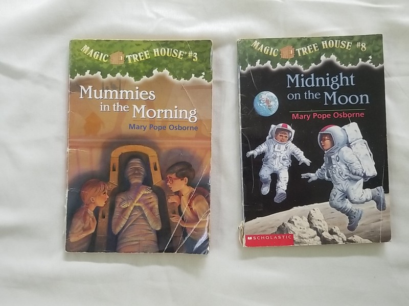 2: Midnight on the Moon and Mummies in the Morning (Magic Tree House, No. 3 & 8)
