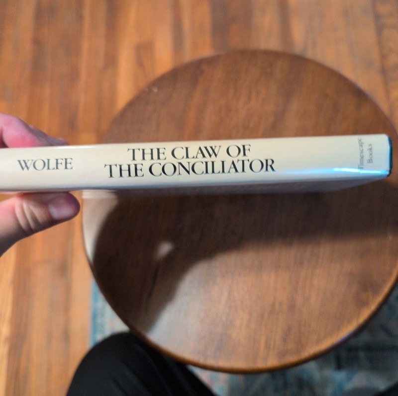 The Claw Of The Conciliator by Gene Wolfe (1981 S&S HCDJ BCE) New Sun Book #2 gallery