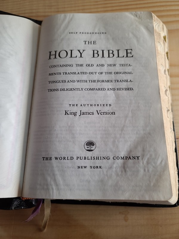 KJV Holy Bible Red Letter Master-Art Edition World Publishing Leatherette gallery