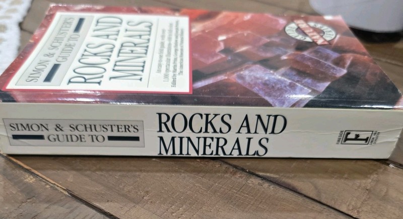 1977 Simon & Schuster’s Nature Guide Series to Rocks and Minerals 600 Full Color