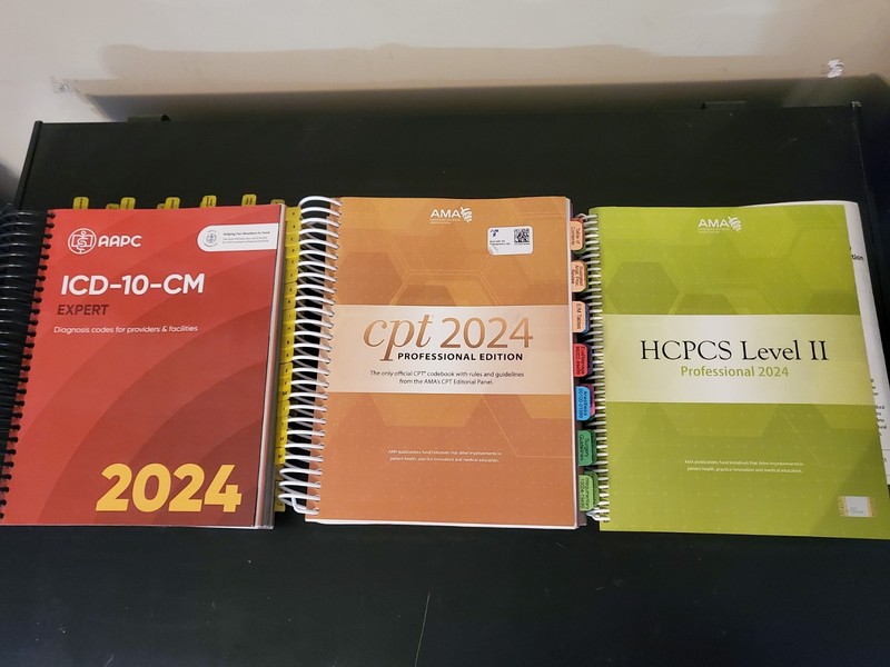 2024 AAPC AMA Lot ICD-10-CM Expert 2024 CPT 2024 Pro HCPCS Level II 2024 Pro