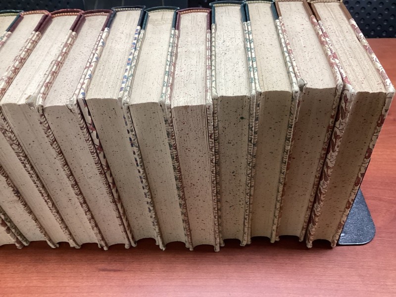 POCKET BOOKS COLLECTORS EDITION Lot of 29 gallery