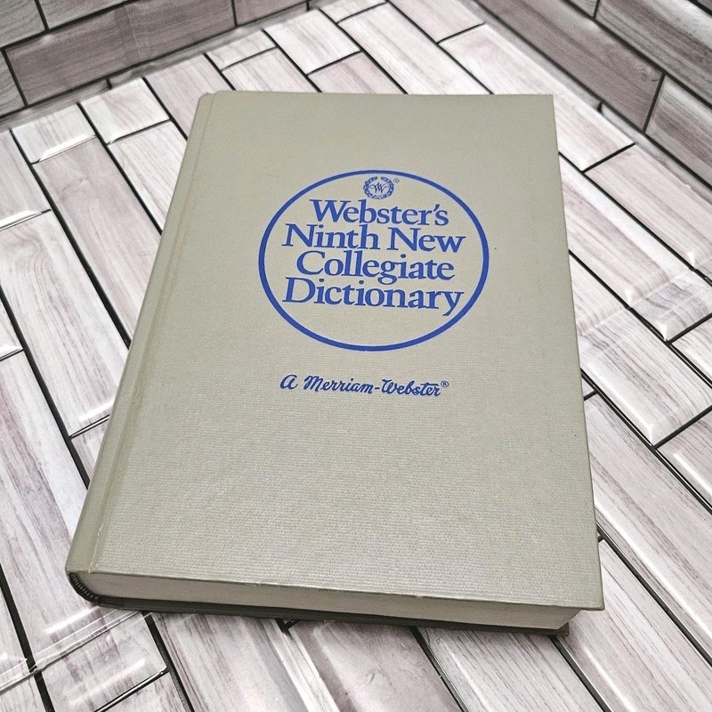 Merriam – Webster’s Ninth New Collegiate Dictionary 1991 Vintage Grey Hardcover