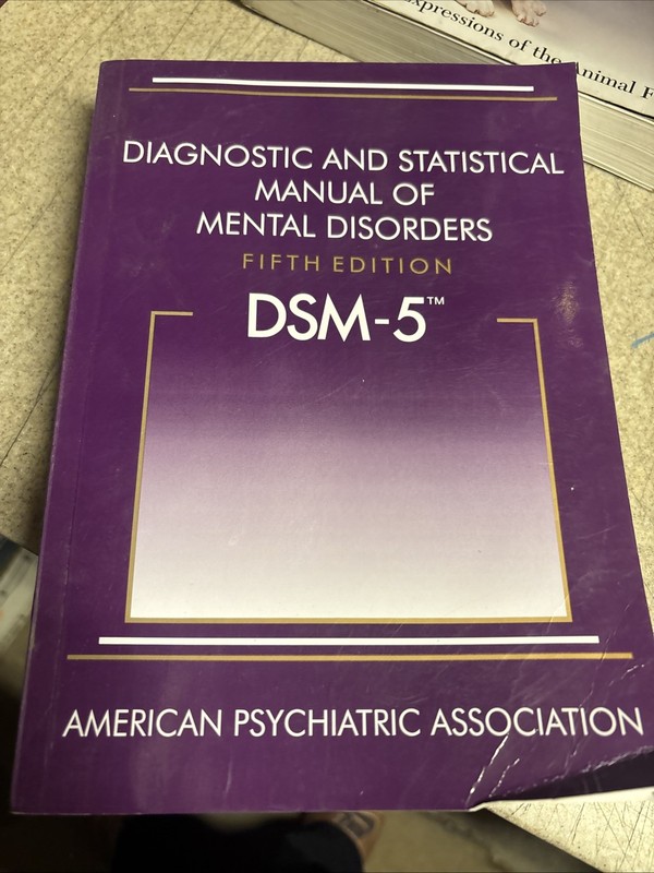 DSM 5 DIAGNOSTIC AND STATISTICAL MANUAL OF MENTAL DISORDERS 5th ed. book