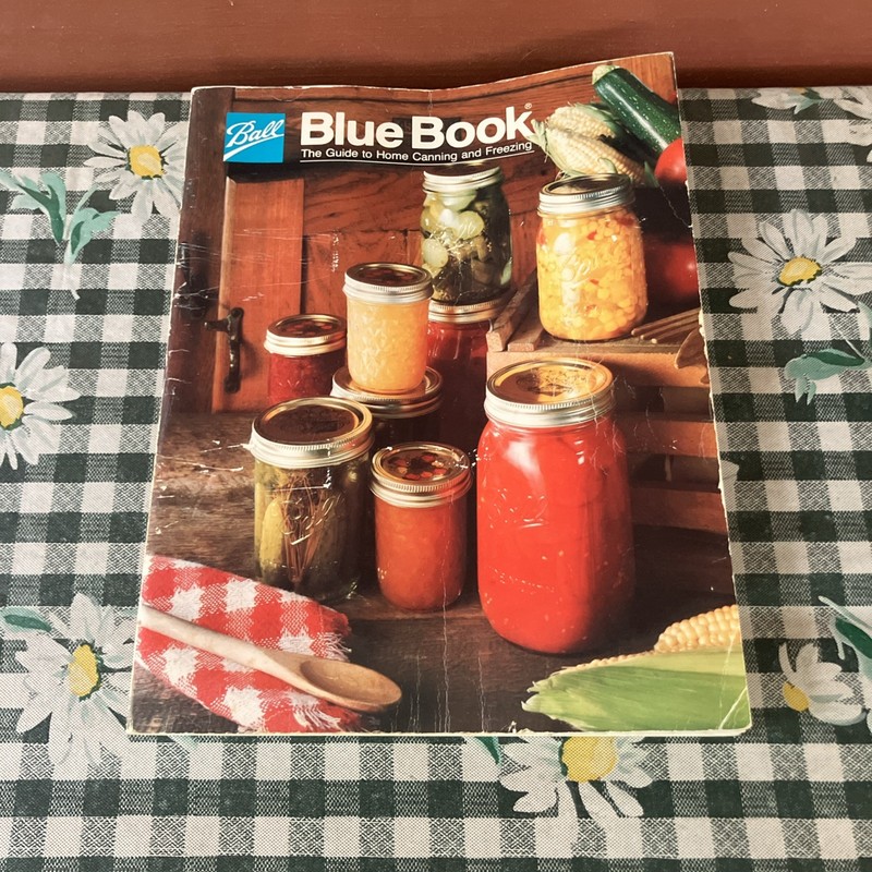 Vtg Ball Blue Book Guide to Home Canning & Freezing 31st Edition 1986, Paperback