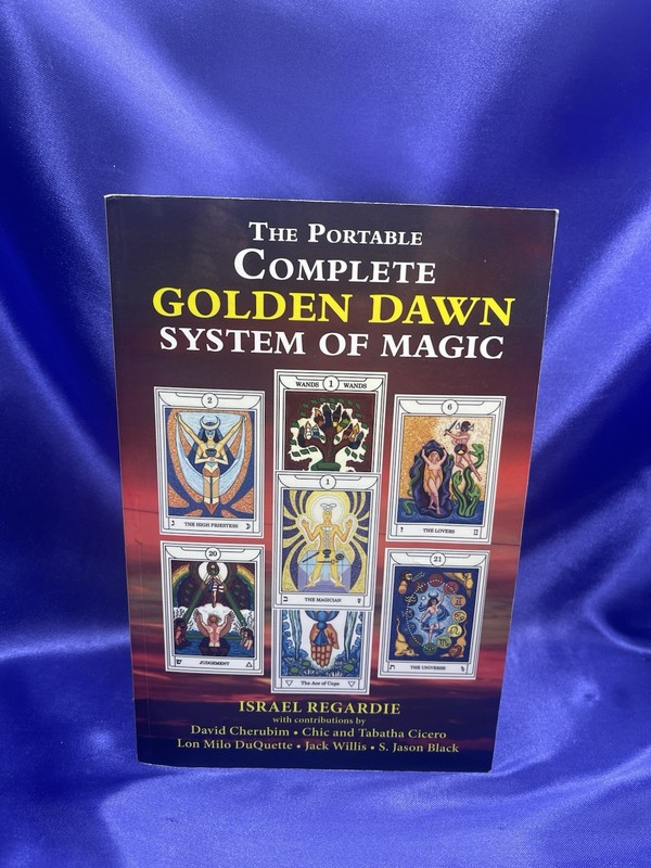 The Portable Complete Golden Dawn System of Magic Black by Israel Regardie VG