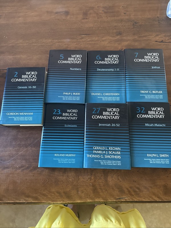 Word Biblical Commentary – 7 Book Mixed lot -Bible commentary – See photos