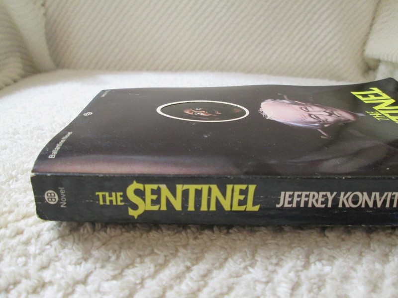 The Sentinel by Jeffrey Konvitz 1976 1st Print Mass Market PB Ballantine Horror gallery