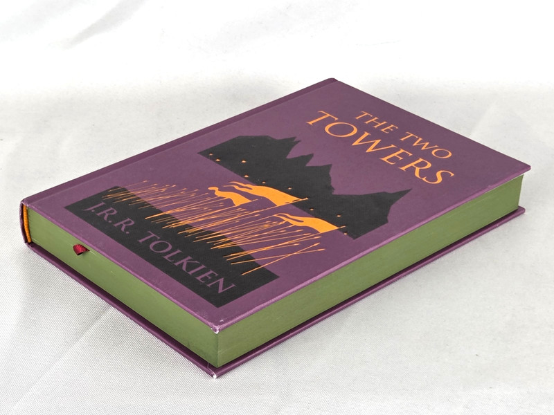 The TWO TOWERS Collector's Edition by J.R.R. Tolkien Deluxe Hardcover *Like New* gallery