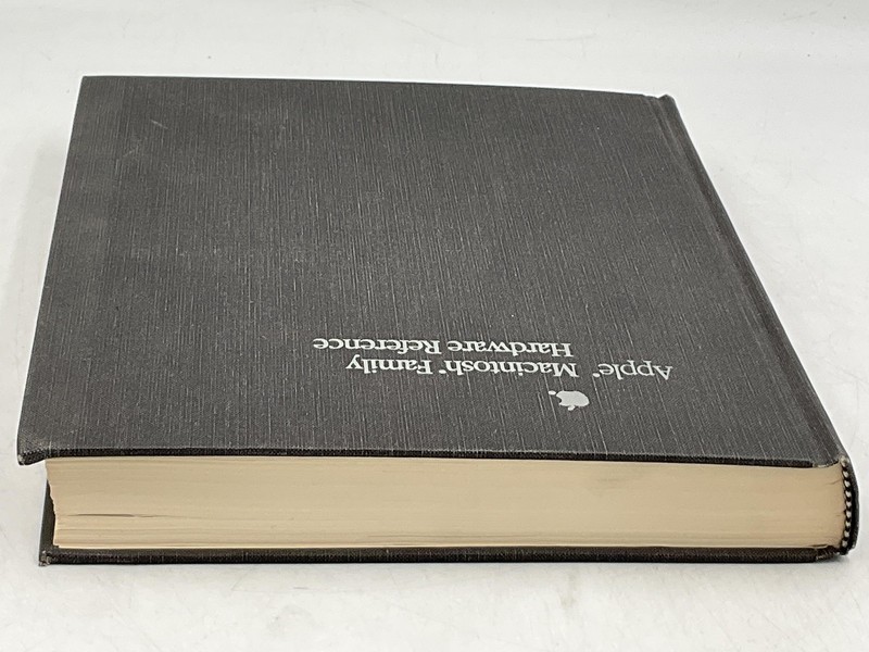 Apple Macintosh Family Hardware Reference Apple Computer, Inc. 1988 Hardcover gallery