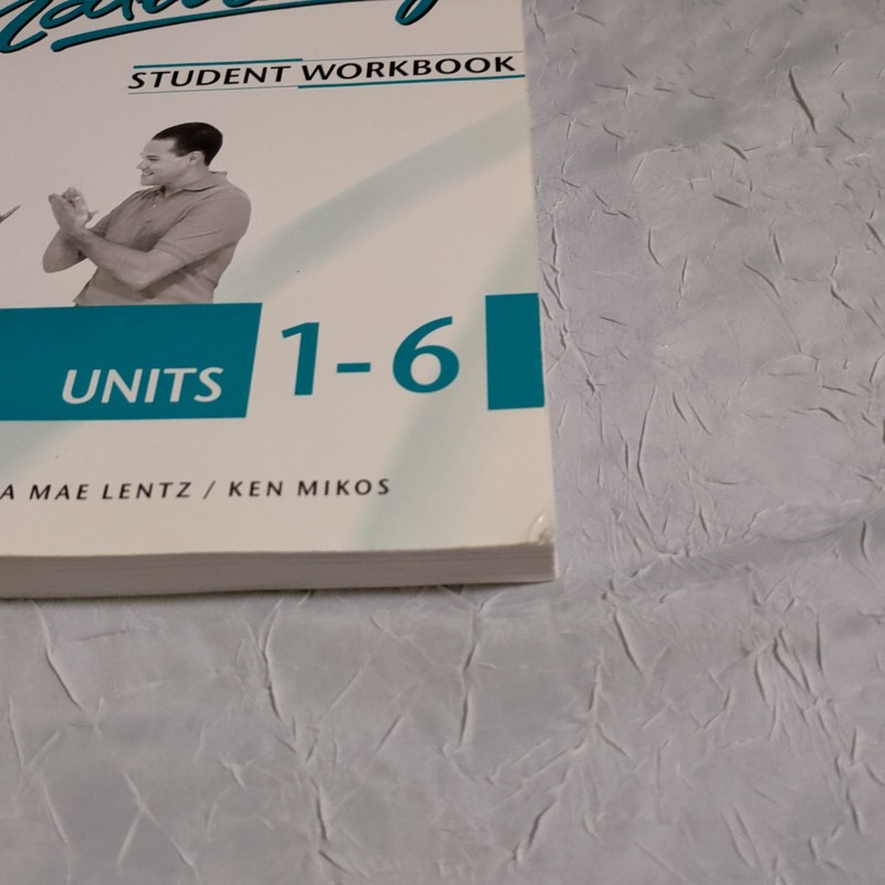 Signing Naturally: Student - Paperback, by Smith Cheri; Lentz. - Good Condition gallery