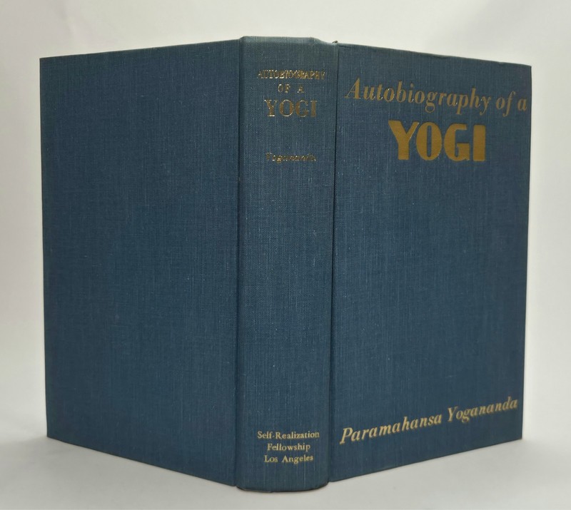 Autobiography of a Yogi Paramahansa Yogananda 1969 10th edition HC $5.00 DJ gallery