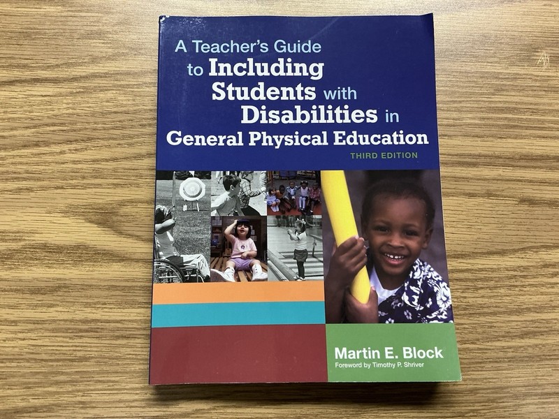 Brookes Publishing Co. Teacher’s Guide Disabilities Gen. PE Martin E. Block PB