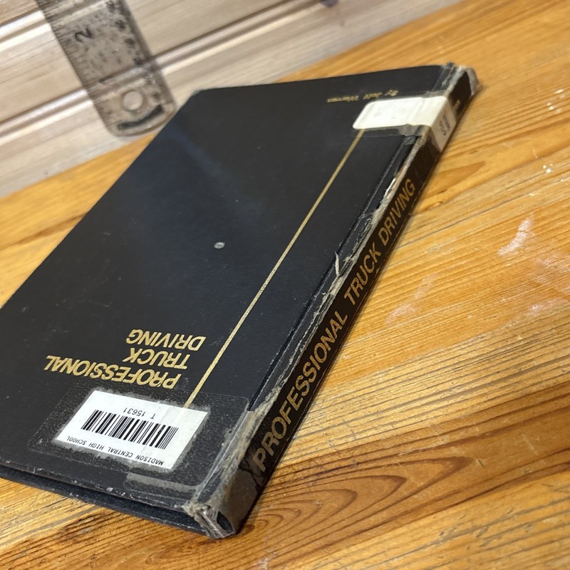 PROFESSIONAL TRUCK DRIVING By: Jeff Warren 1975 HB 1st Edition Vintage Book RARE gallery