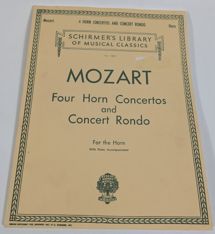 Schirmer’s Library of Musical Classics Mozart Four Horn Concertos for Horn Score