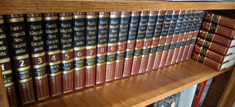 1979 Funk & Wagnall’s New Encyclopedia Complete 27 Volume Set+Dictionary L6L7L8