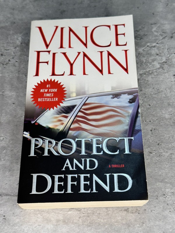 Mitch Rapp Ser.: Protect and Defend by Vince Flynn (2008, US-Tall Rack…