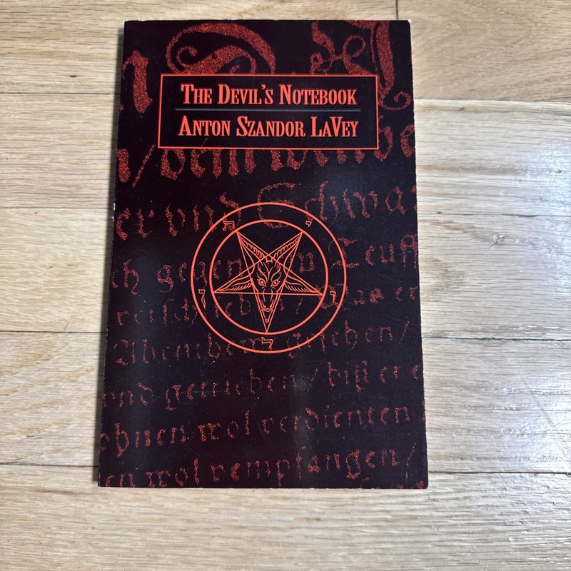 The Devil’s Notebook – paperback LaVey, Anton Szandor