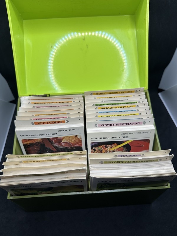 Betty Crocker 1971 Vintage Green Recipe Card Library Box With Recipes gallery