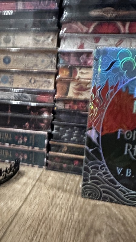 Moonlight Book Box Exclusive – Long Live & Forever Reign – V.B. Lacey – NEW gallery