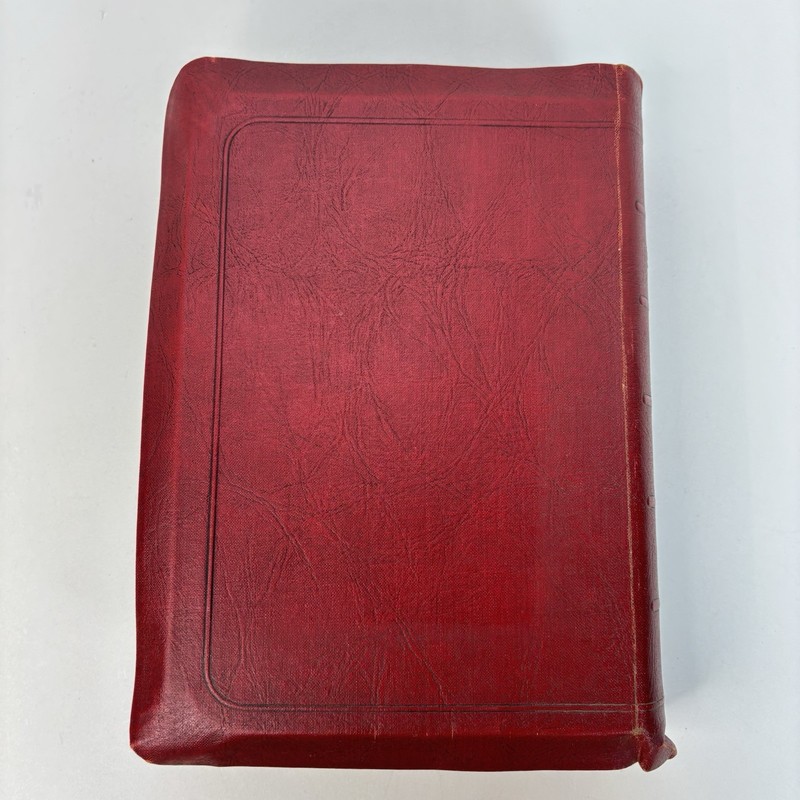 Vintage 1957 Good Shepherd Bible Red Illustrated Indexed Tabs Concordance IT gallery