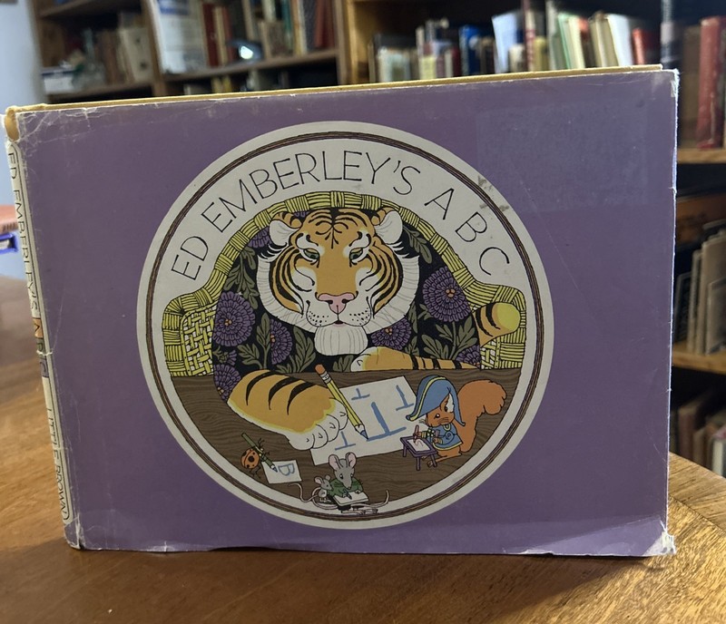 Ed Emberley’s ABC by Ed Emberley (1987) HCDJ VG