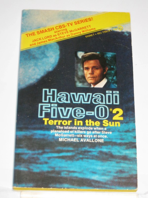 Hawaii Five-0 #2 Terror in the Sun Signet Michael Avallone TV tie-in pb book FN