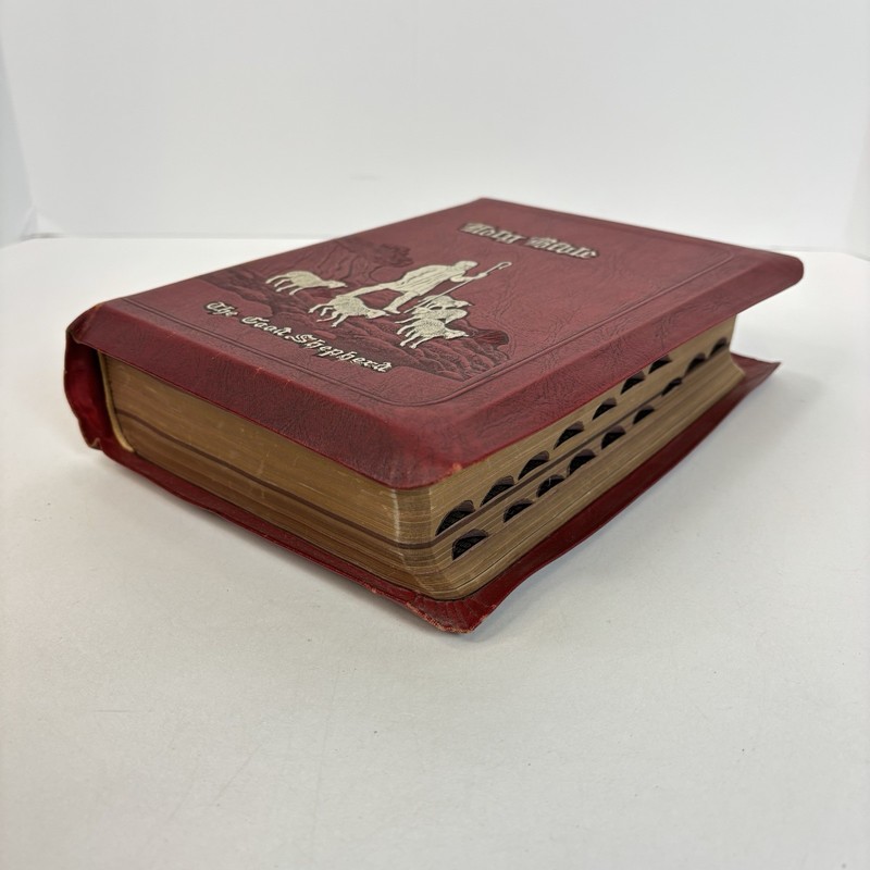 Vintage 1957 Good Shepherd Bible Red Illustrated Indexed Tabs Concordance IT gallery