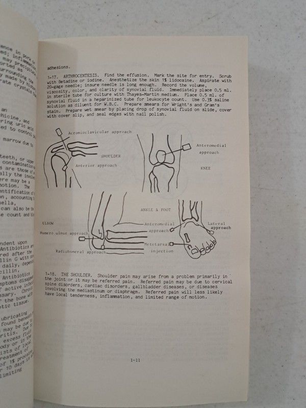 VINTAGE 1982 US ARMY Special Forces Medical Handbook-Military Collectible gallery