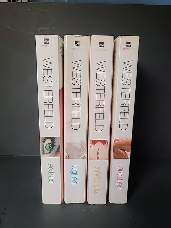 Uglies Series Set of 4 by Scott Westerfeld – Uglies, Pretties, Specials
