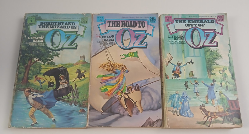 Set of 12 (1-12) Wizard of Oz Del Rey - Vintage Paperback gallery