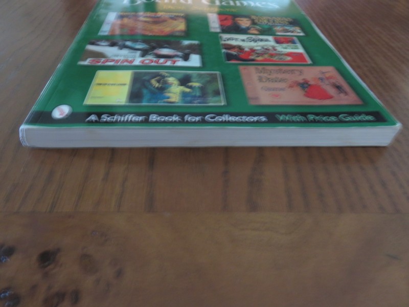BOARD GAMES Book by Desi Scarpone Price Guide 2004 photos & identification gallery