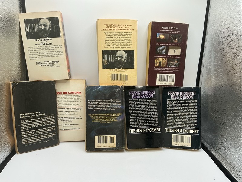 FRANK HERBERT LOT Of 8 - Science Fiction Paperbacks Dune gallery