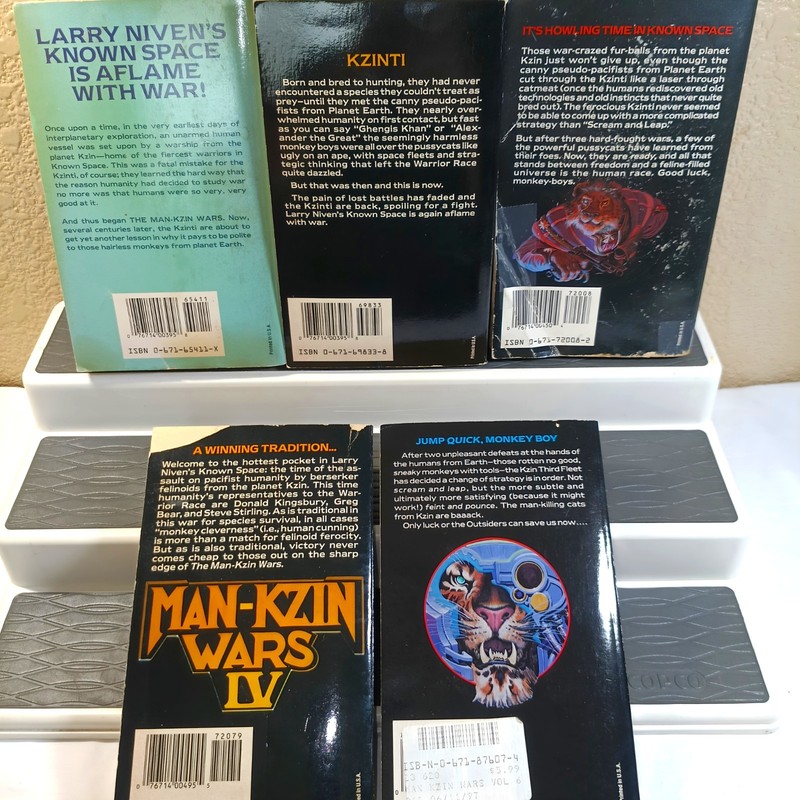 Man-Kzin Wars Larry Niven Vintage Paperback Lot Of 5 Books (1-4, & 6 in Series) gallery