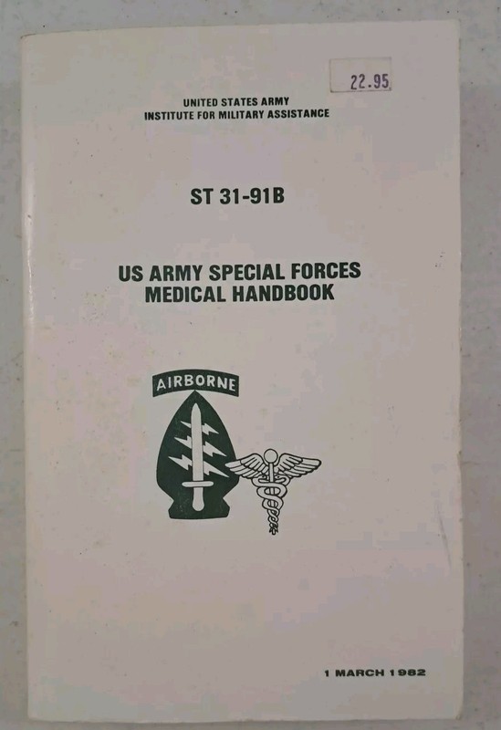 VINTAGE 1982 US ARMY Special Forces Medical Handbook-Military Collectible