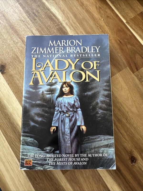 Lady of Avalon by Marion Zimmer Bradley (1998, Trade Paperback)