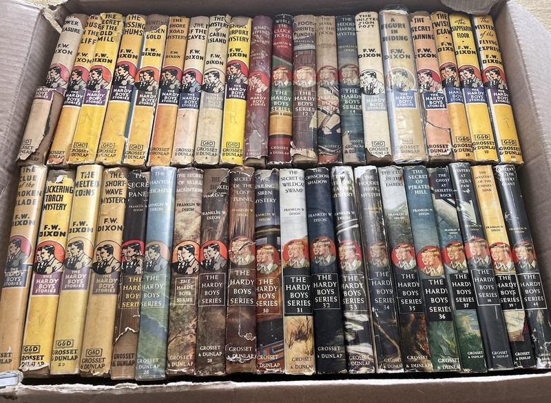2nd Edition – Hardy Boys 1-40 Series w/ Dust Covers