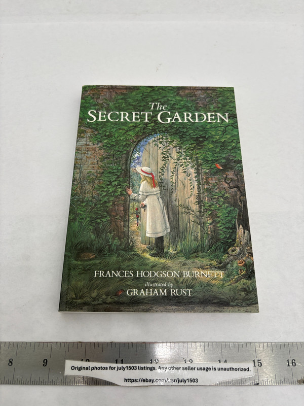 (1) The Secret Garden Paperback by Frances Hodgson Burnett 1994 Godine, Rust